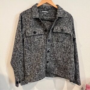 Tunellus black with white specks men’s shacket size small button front